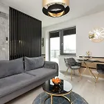 Appartement Apartport Wyjatkowe Z Widokiem Na Port W Gdyni By Renters