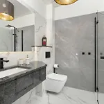Apartport Wyjatkowe Z Widokiem Na Port W Gdyni By Renters Gdynia