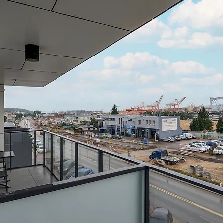 Apartport Wyjatkowe Z Widokiem Na Port W Gdyni By Renters Gdynia