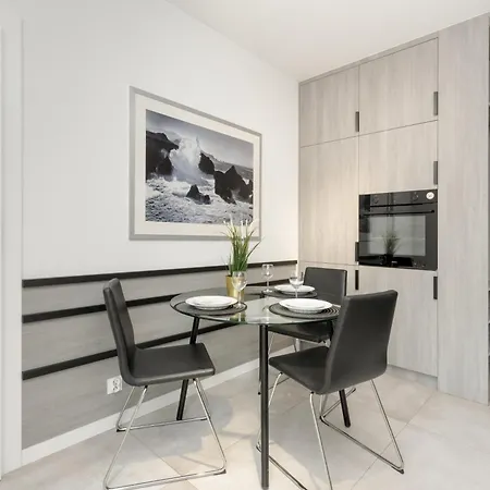 Apartport Wyjatkowe Z Widokiem Na Port W Gdyni By Renters