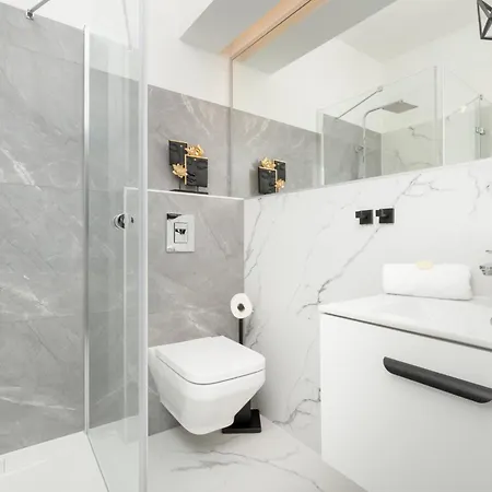 Appartement Apartport Wyjatkowe Z Widokiem Na Port W Gdyni By Renters