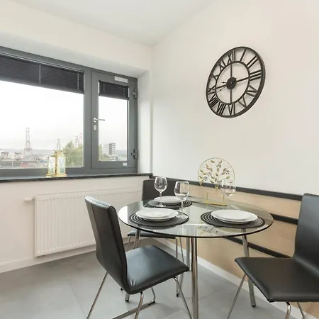 Apartport Wyjatkowe Z Widokiem Na Port W Gdyni By Renters